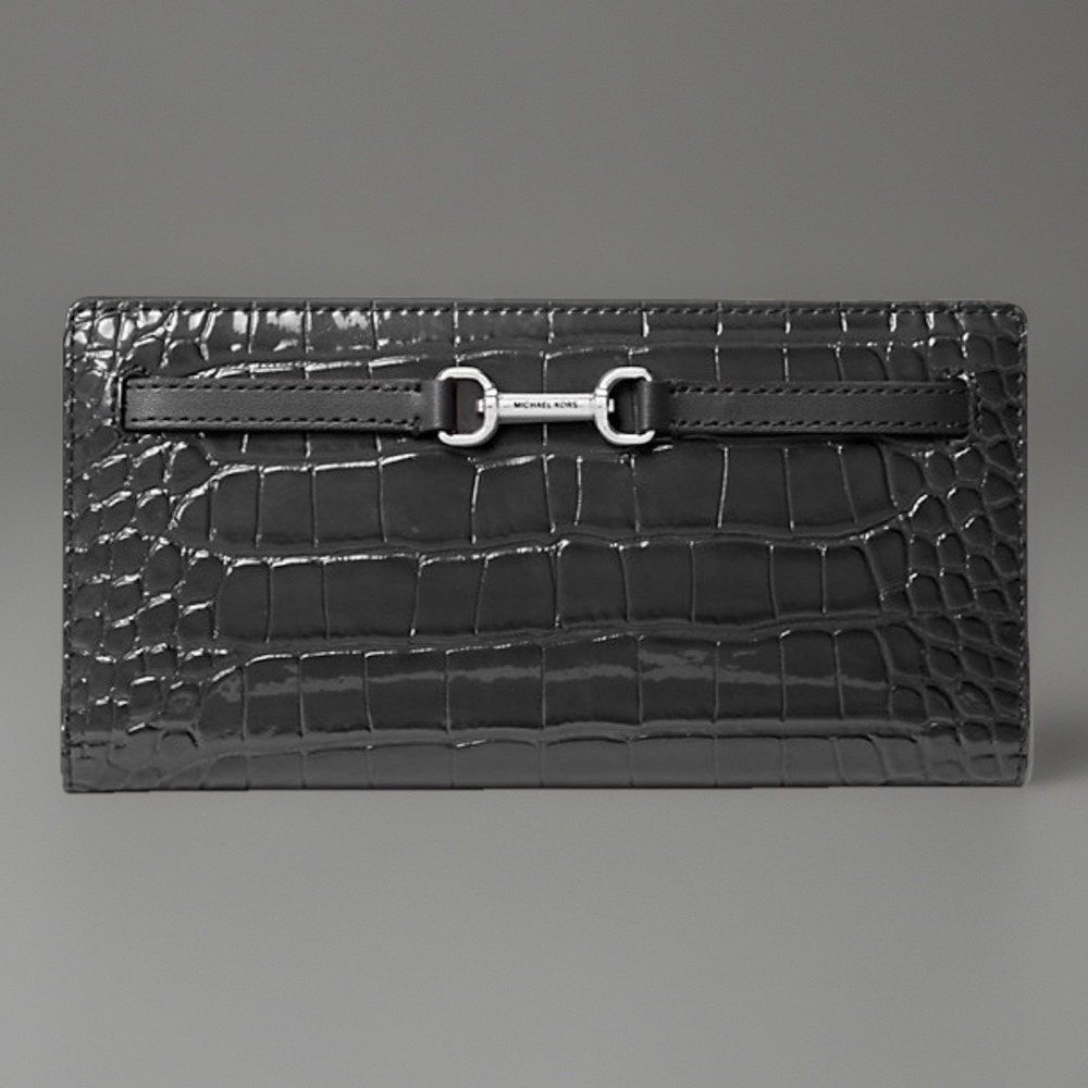 NWT Michael Kors Carson Large Patent Crocodile Embossed Wallet In Black